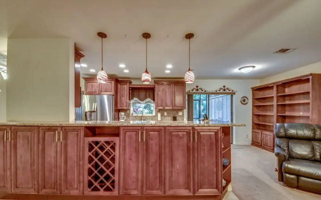Charter Club Condo - Roelens Vacations