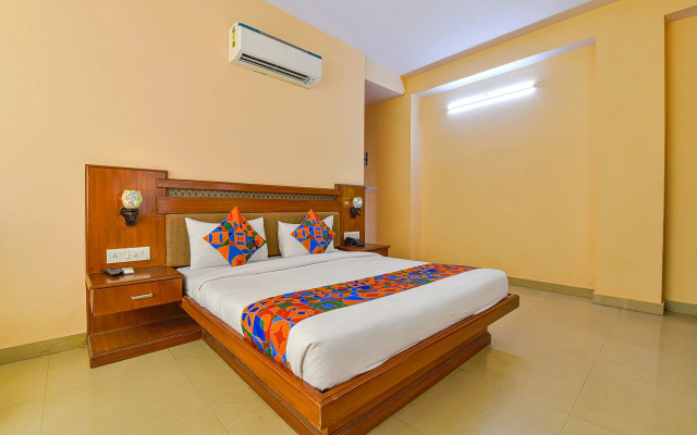 Fabhotel Royal Residency