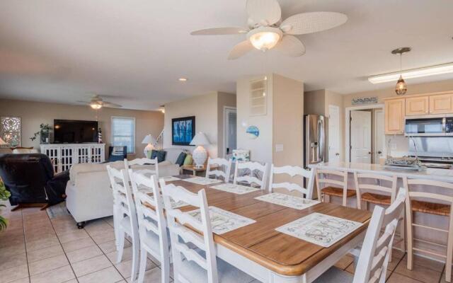 Sweet Retreat by Oak Island Accommodations
