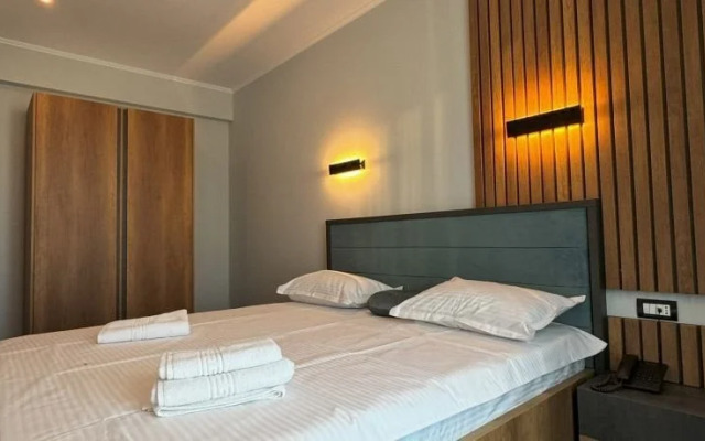 D ERIC Vila Turistica cm