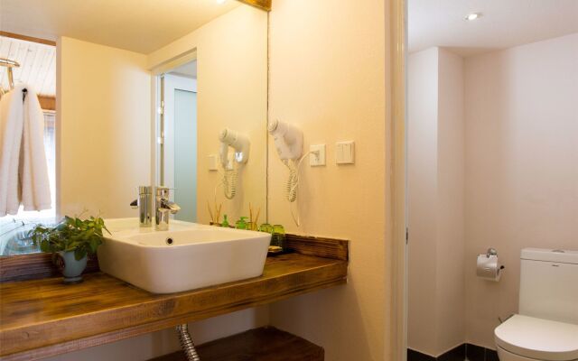 C'est La Vie Boutique Inn