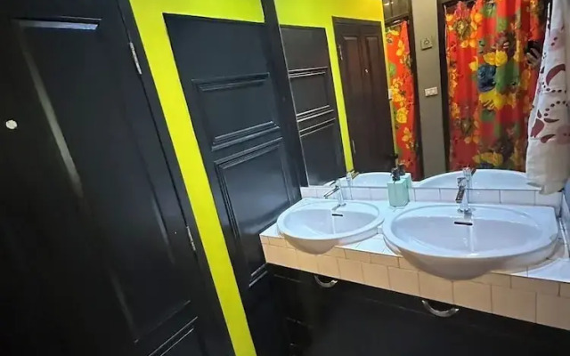 Chomm House