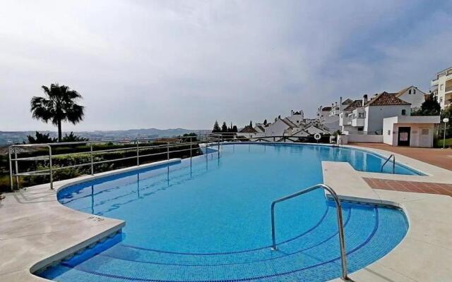 Luxury apartment with sea views in golf area.