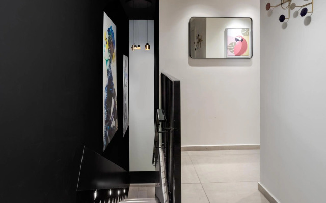 Fall In Love by HolyGuest