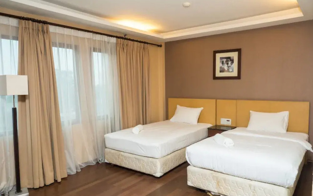 Spacious Studio Room at Grand Setiabudi Apartment