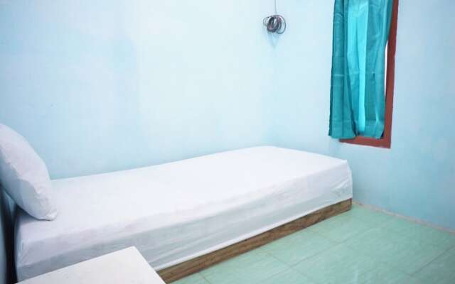 OYO Life 93017 Kost H Soeroso