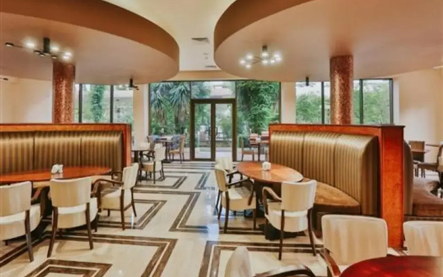 Hotel Oasis