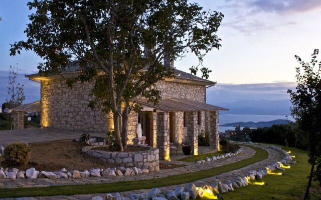 Mikros Vorias Small Luxury Suites