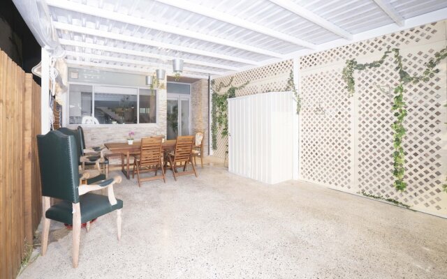 Luxury Villa Darlington - Vine
