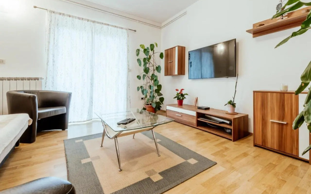 Apartment Oliva with swimming pool