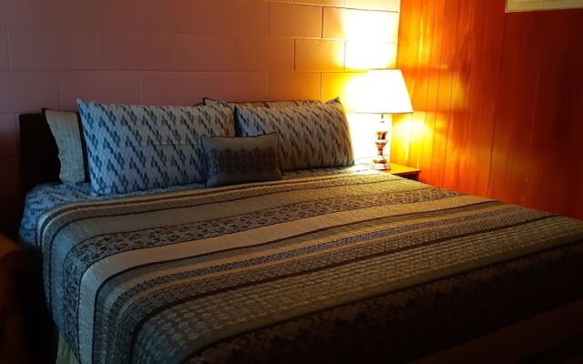 Pine Grove Motel
