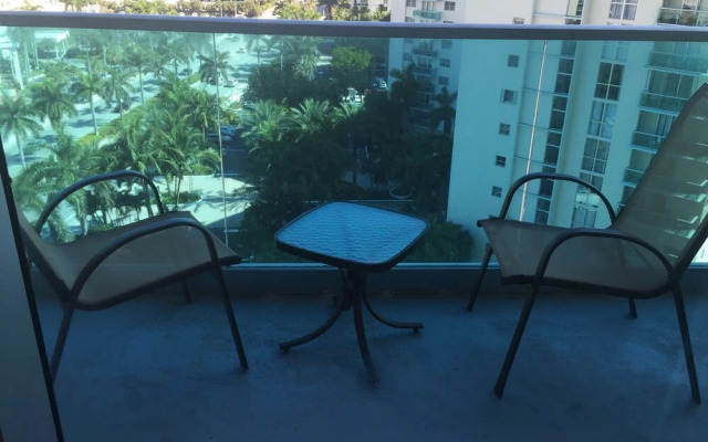 Beach Apartments Hollywood