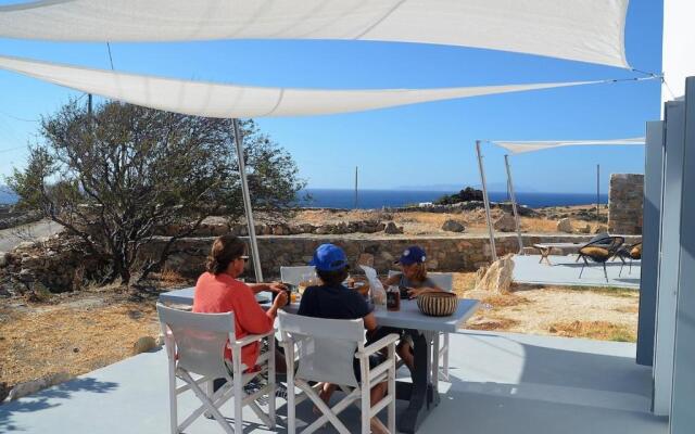 The Hedonist Square cycladic house with sea view