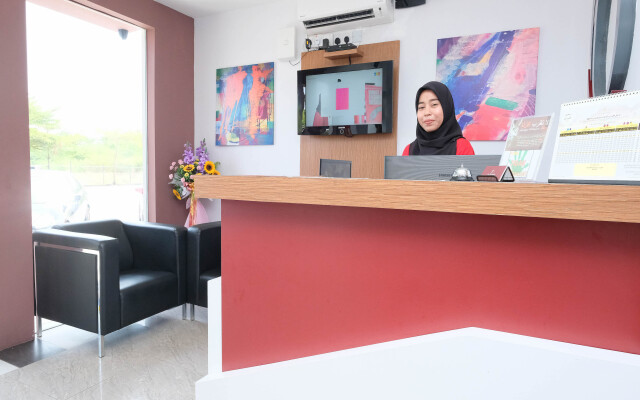 OYO 768 Fajar Baru Boutique Hotel