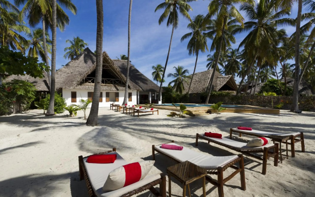 Raha Lodge