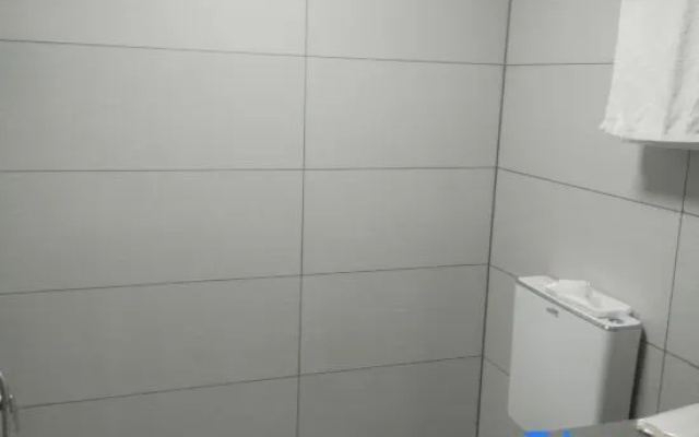 Guochang Yingge Hotel – Bathroom – Liupanshui