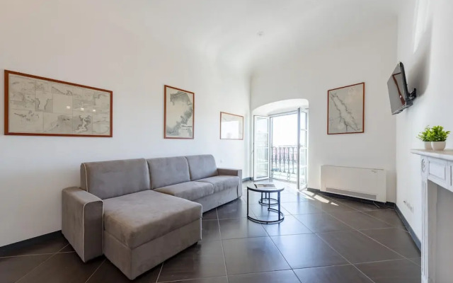 Sea View Apartment Next To Acquarium