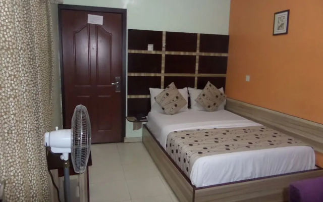 DownTown Royal Hotel