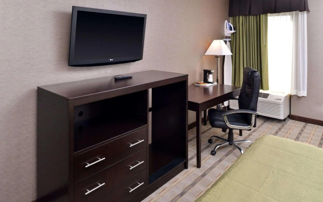 Quality Inn & Suites Matteson near I-57