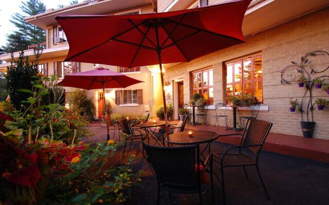 Lakeview At Fontana A Rustic Mountain Inn & Spa