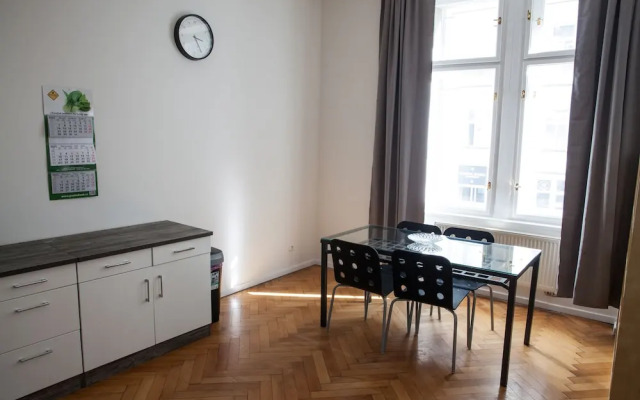 Spacious 2 Bedroom Apartment With Nice Terrace