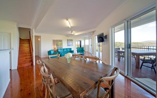 Picturesque on Passage - Shute Harbour