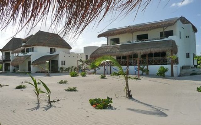 Almaplena Eco Beach Resort
