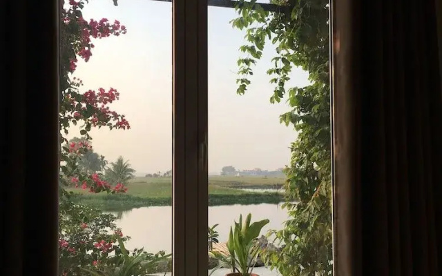 Lotus House