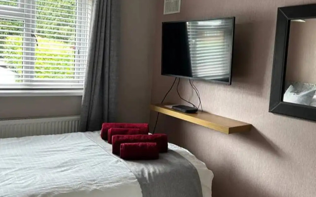 3 Bed-sleeps 6-hot Tub-pet Friendly-parking