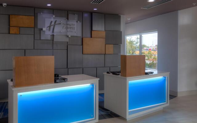 Holiday Inn Express & Suites Tulsa Midtown by IHG
