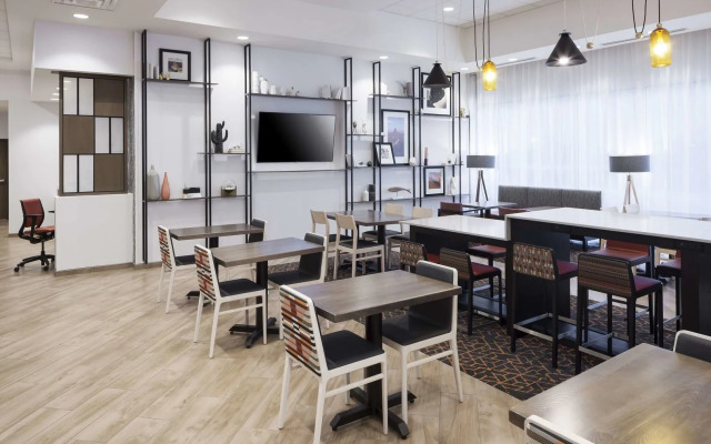 Hampton Inn & Suites Phoenix Downtown