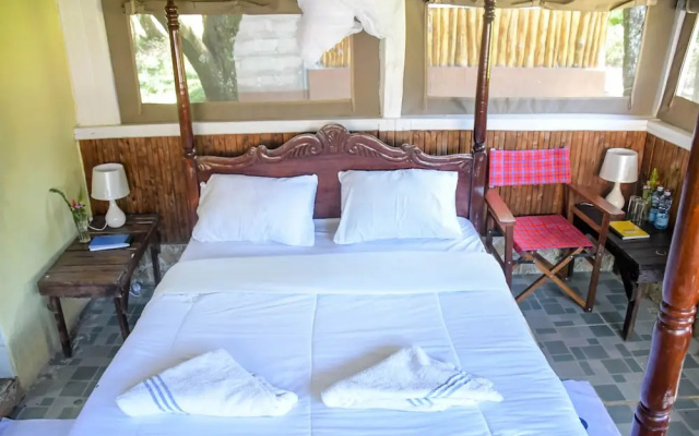 Giraffe Hills Mara Camp