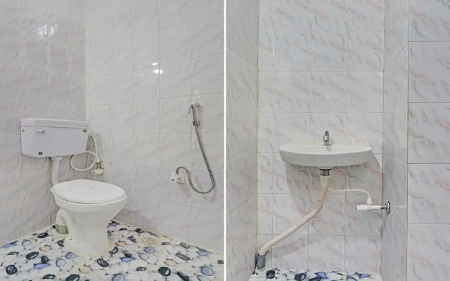 Spot On 76527 Desh Premi Guest House