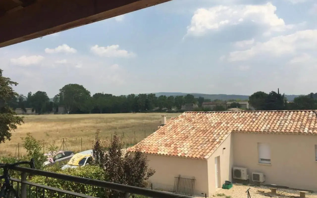 Apt 50m2 avec Balcon tout équipé proche d'Avignon