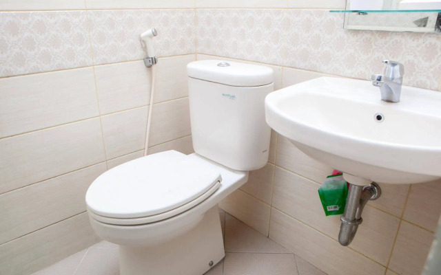 RedDoorz Plus near Isola UPI