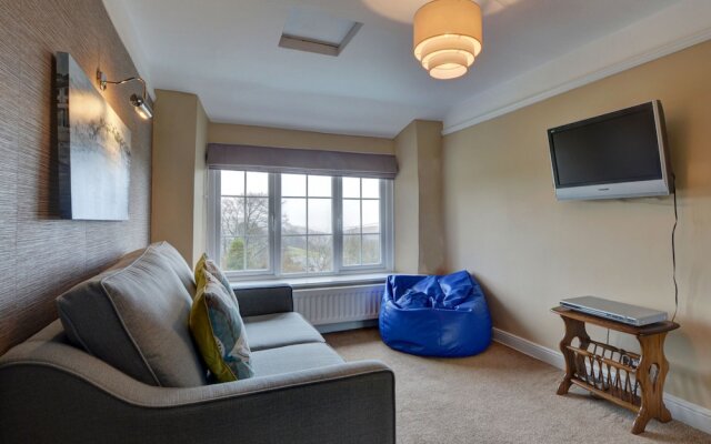 Spacious Holiday Home in Ilkerton With Garden