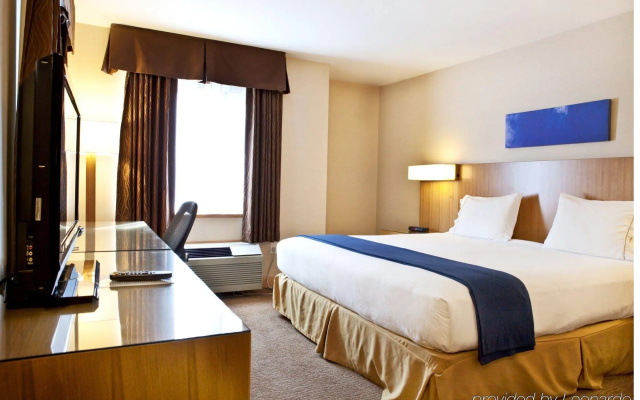 Holiday Inn Express & Suites Langley by IHG