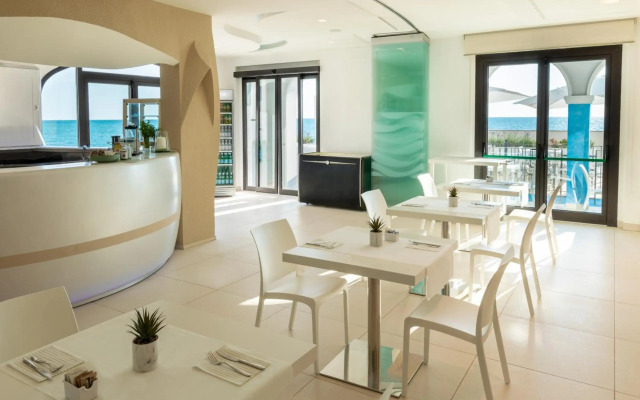 Life Hotel