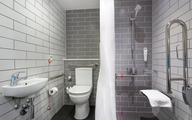 Holiday Inn Express London-Watford Junction by IHG
