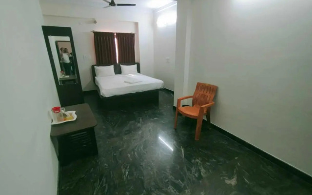 SPOT ON 701605 Hotel Relax Inn