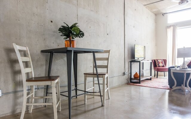 1 BR Loft Next to Riverwalk by Frontdesk