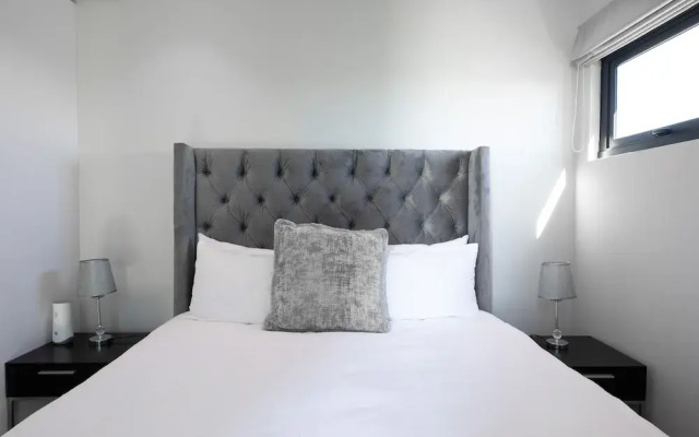 16 On Bree Unit 1713