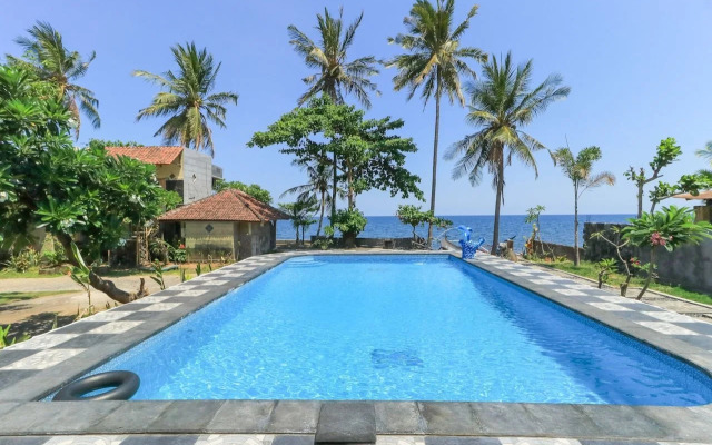 Hotel Tara Bar & Resto Air Sanih by ZUZU