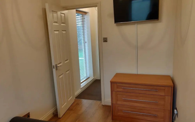 Waterfront Apartment In The Heart Of St Neots