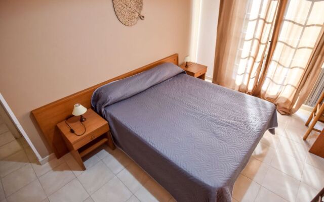 Green Marine, Palme, Ismare 24951