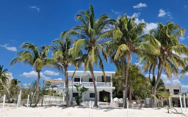 Casa del viento celestun