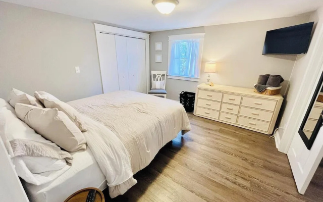 Central Avenue 33476