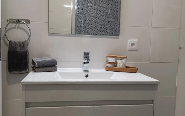 "room in Guest Room - Caparica Poshtel An Luxury Hostel"