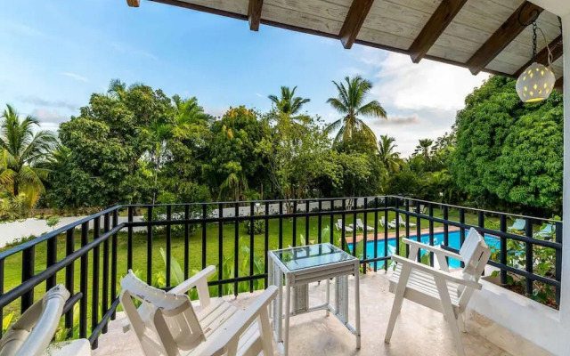 Sunny Vacation Villa 51