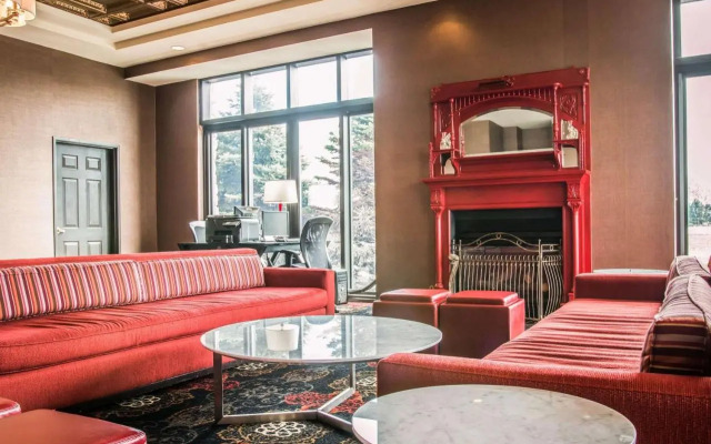 Shoreline Inn & Conference Center, Ascend Collection